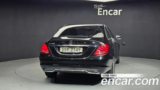 Mercedes-Benz C-Class 2017 thumb 7