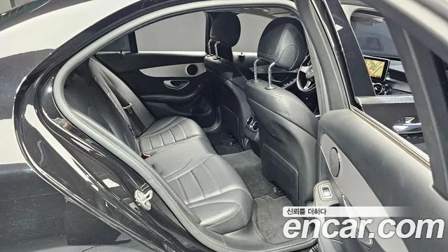 Mercedes-Benz C-Class 2017 thumb 2