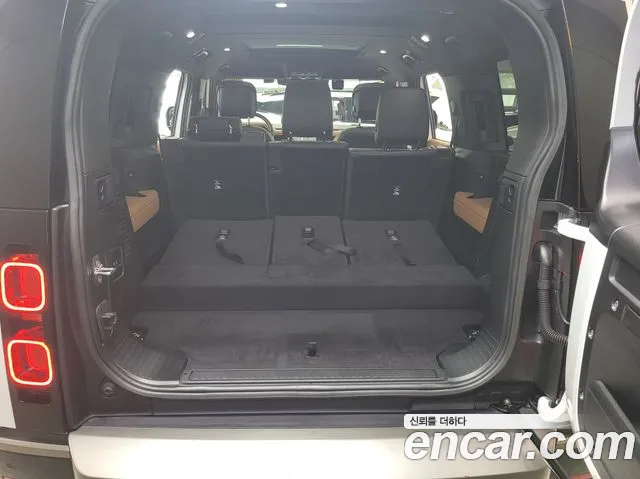 Land Rover Defender 2023 thumb 8