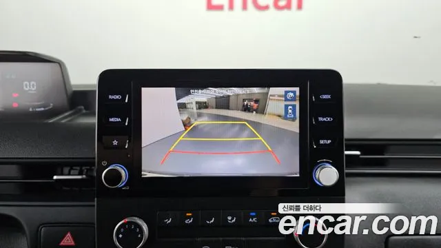 Hyundai Staria 2021 thumb 10
