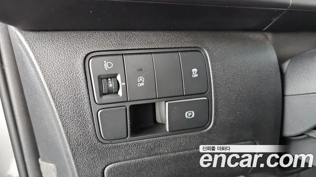 Hyundai Staria 2021 thumb 6