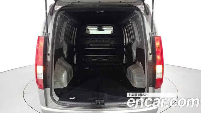 Hyundai Staria 2021 thumb 2