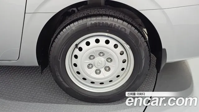 Hyundai Staria 2021 thumb 4