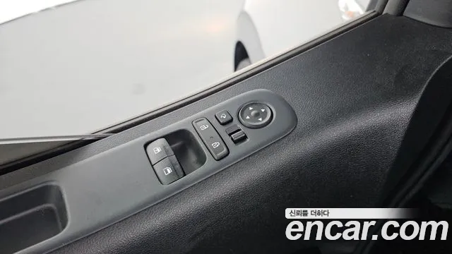 Hyundai Staria 2021 thumb 12