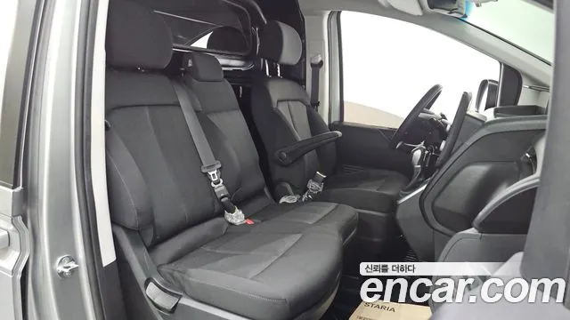 Hyundai Staria 2021 thumb 9