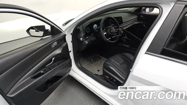 Hyundai Elantra 2021 thumb 6