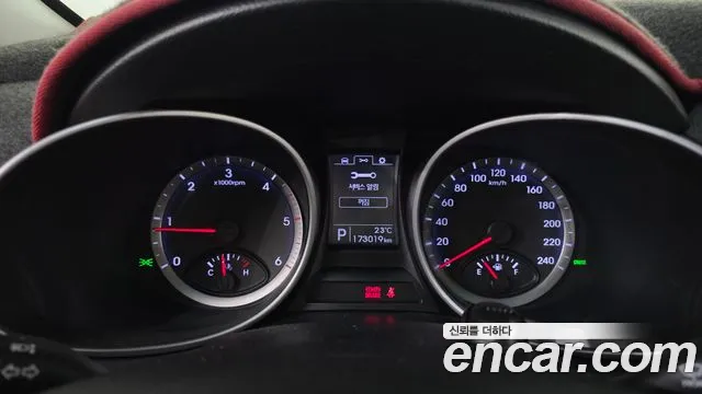 Hyundai DM 2013 thumb 11
