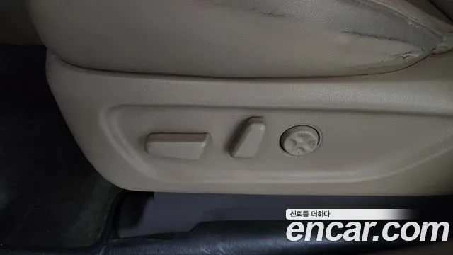 Kia Carnival 2018 thumb 11