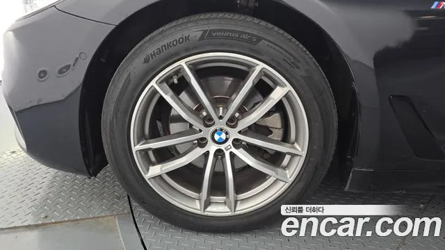 BMW 5 серии 2017 thumb 4