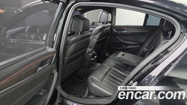 BMW 5 серии 2017 thumb 3