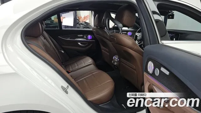 Mercedes-Benz E-Class 2018 thumb 2