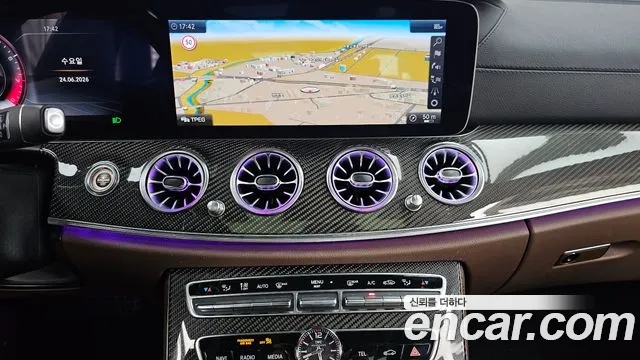 Mercedes-Benz E-Class 2018 thumb 11
