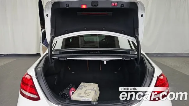 Mercedes-Benz E-Class 2018 thumb 7