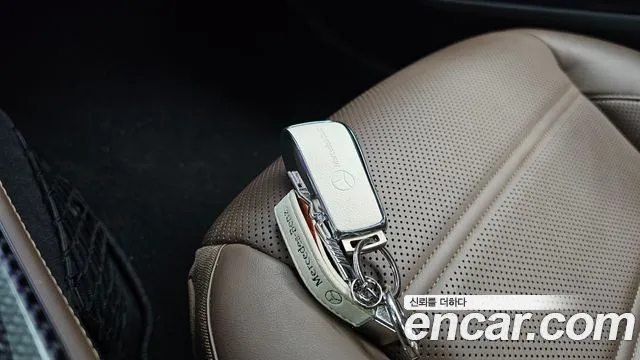 Mercedes-Benz E-Class 2018 thumb 9