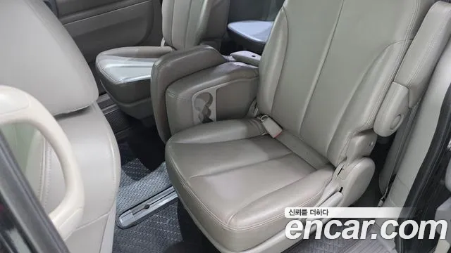 Kia Carnival 2008 thumb 2