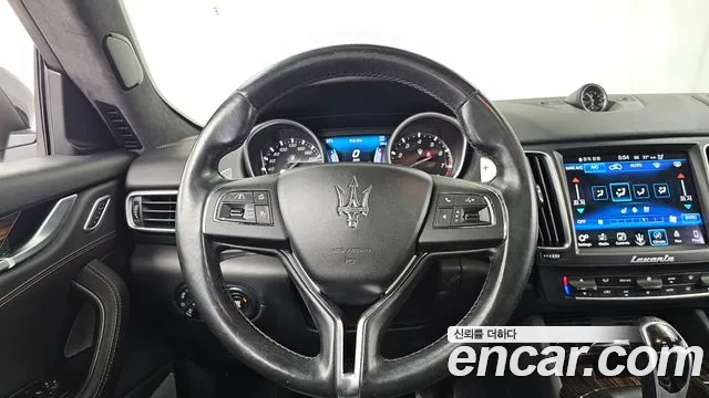 Maserati Levante 2016 thumb 4