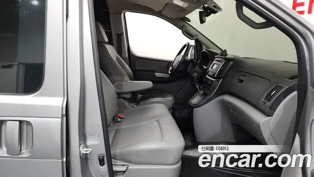 Hyundai Staria 2021 thumb 12