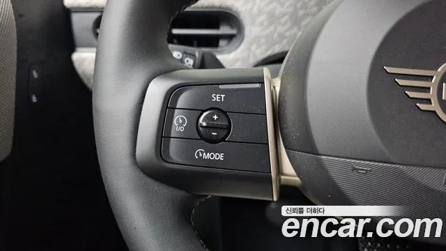 Mini Cooper Convertible 2025 thumb 4