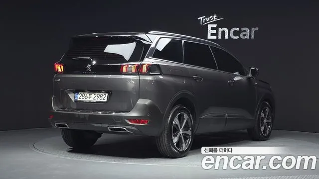 Peugeot 5008 2021 thumb 5