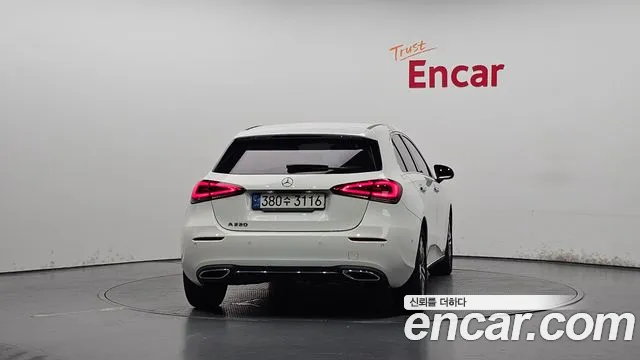 Mercedes-Benz A-Class 2022 thumb 2