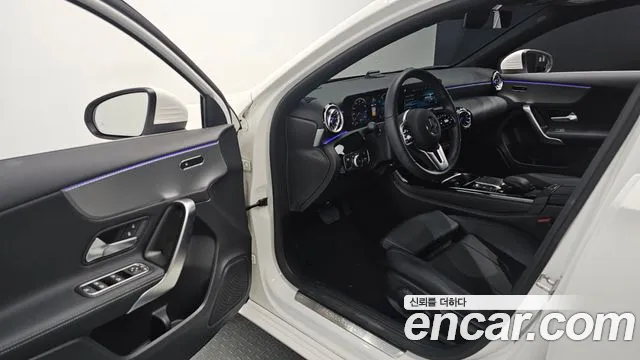 Mercedes-Benz A-Class 2022 thumb 9