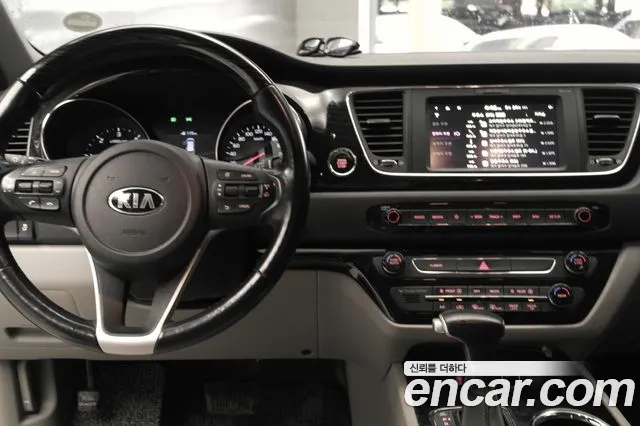 Kia Carnival 2019 thumb 12