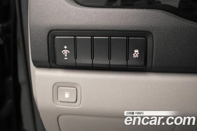 Kia Carnival 2019 thumb 6