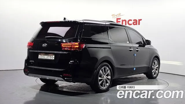 Kia Carnival 2019 thumb 8