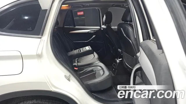 BMW X1 2016 thumb 12