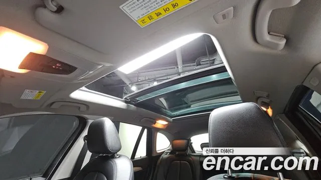 BMW X1 2016 thumb 9