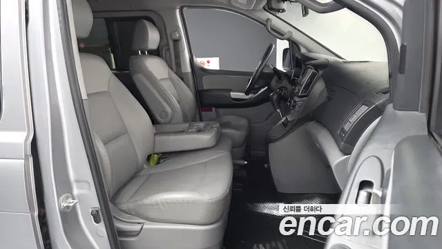 Hyundai Staria 2019 thumb 5