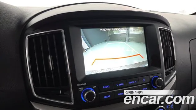 Hyundai Staria 2019 thumb 9