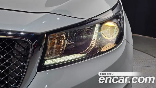 Kia Carnival 2016 thumb 2