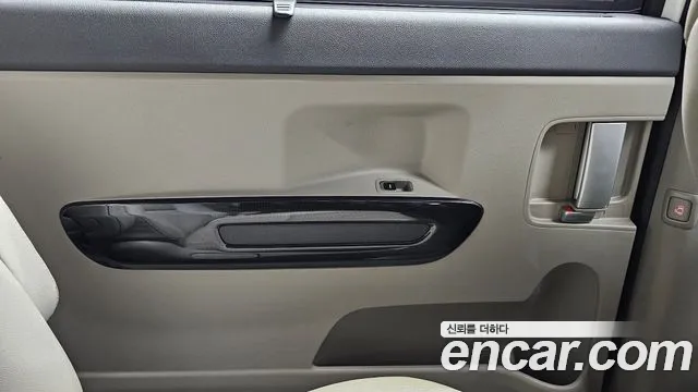 Kia Carnival 2016 thumb 9