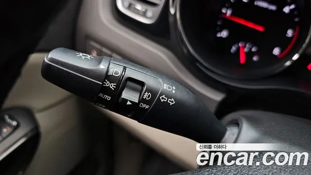Kia Carnival 2016 thumb 5