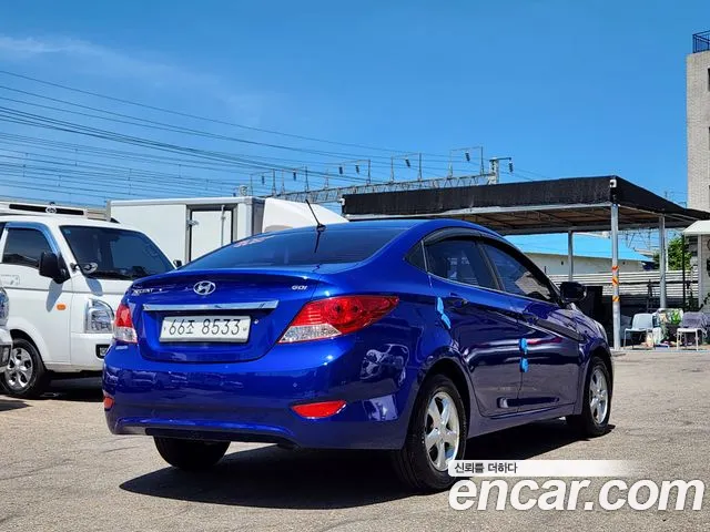 Hyundai Accent 2012 thumb 3
