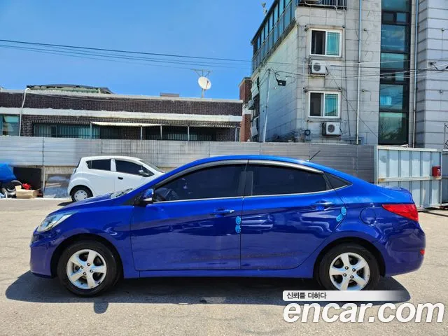 Hyundai Accent 2012 thumb 10
