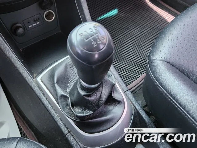 Hyundai Accent 2012 thumb 6