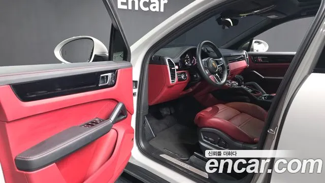 Porsche Cayenne 2023 thumb 8