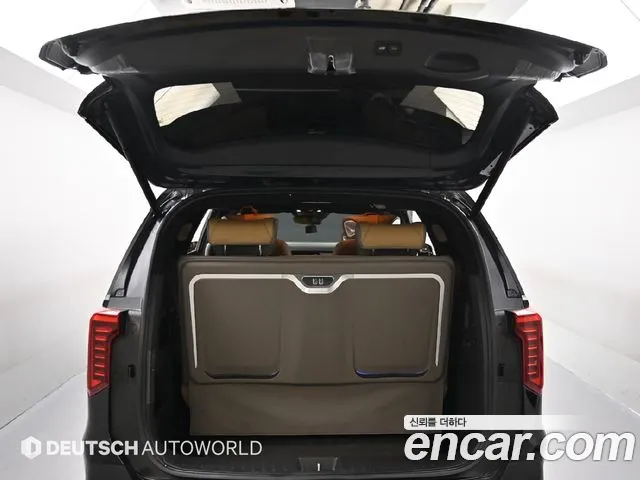 Kia Carnival 2024 thumb 2