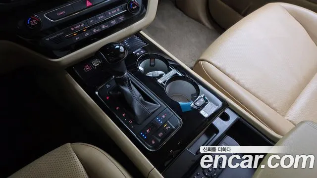 Kia Carnival 2015 thumb 3