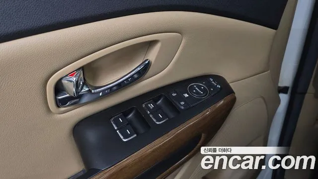 Kia Carnival 2015 thumb 7