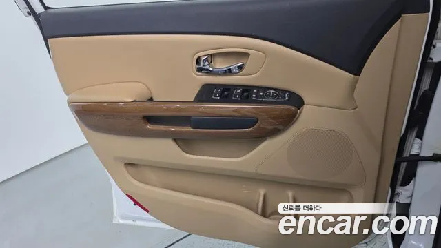 Kia Carnival 2015 thumb 2