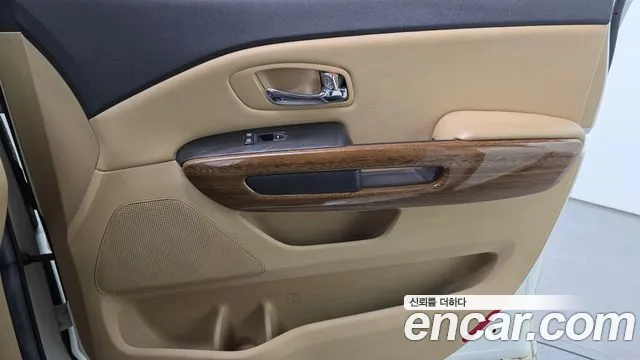 Kia Carnival 2015 thumb 9