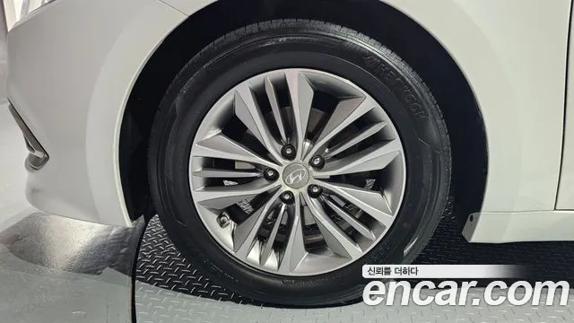 Hyundai Grandeur 2015 thumb 3