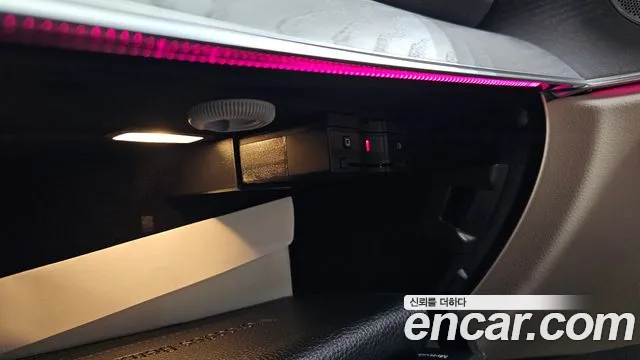 Mercedes-Benz E-Class 2023 thumb 10