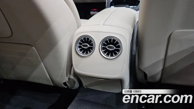 Mercedes-Benz E-Class 2023 thumb 2