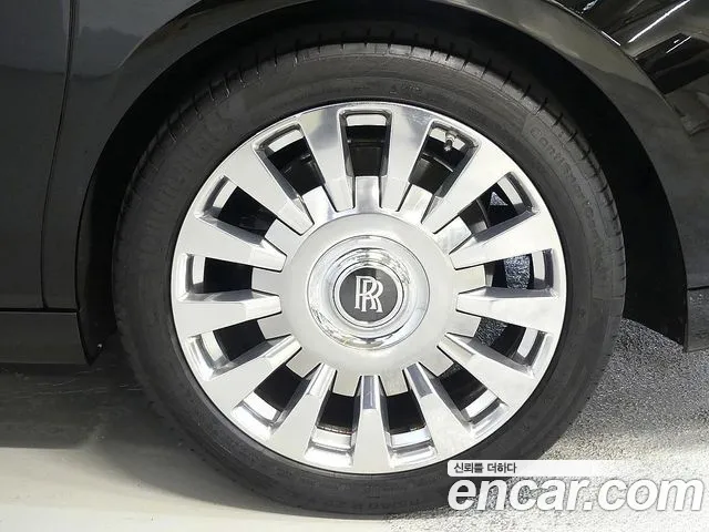Rolls-Royce Phantom 2020 thumb 8