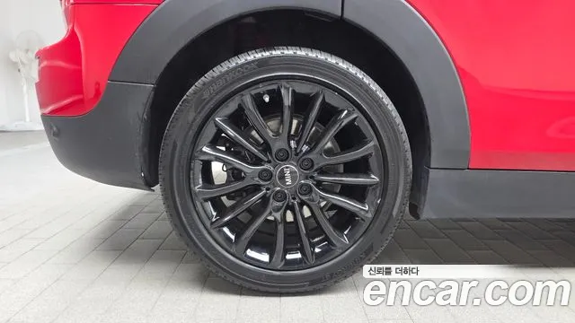 Mini Cooper Clubman 2023 thumb 11
