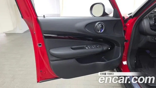 Mini Cooper Clubman 2023 thumb 9